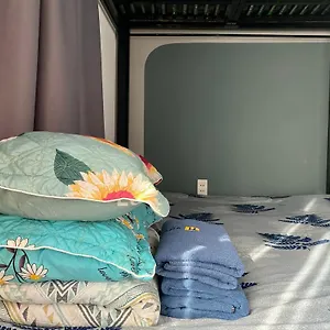 Start House Capsule 5 Min Walk To The Airport Hotel a capsule